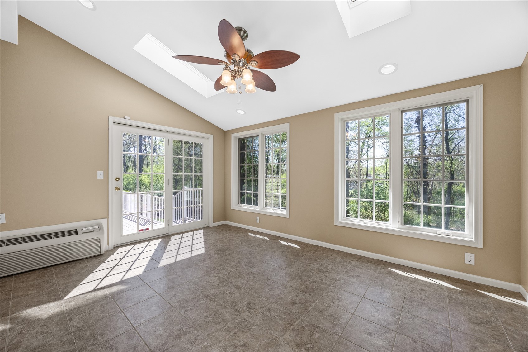 4899 Oak Grove Court NE Cedar Rapids IA 52411