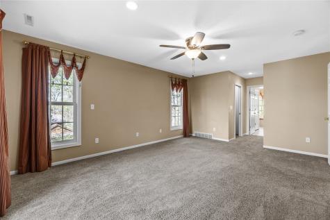 4899 Oak Grove Court NE Cedar Rapids IA 52411