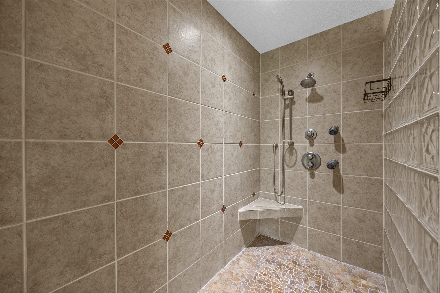 4899 Oak Grove Court NE Cedar Rapids IA 52411