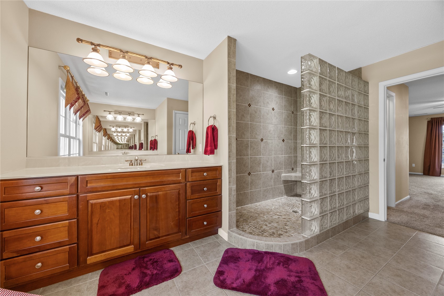 4899 Oak Grove Court NE Cedar Rapids IA 52411