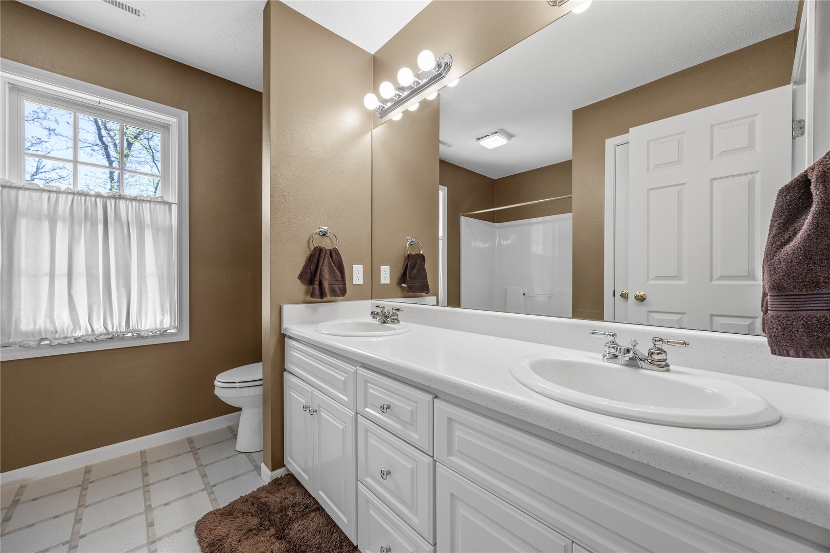 4899 Oak Grove Court NE Cedar Rapids IA 52411