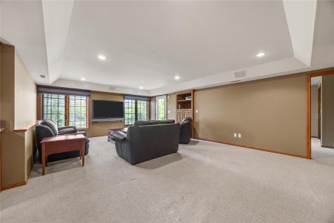 4899 Oak Grove Court NE Cedar Rapids IA 52411