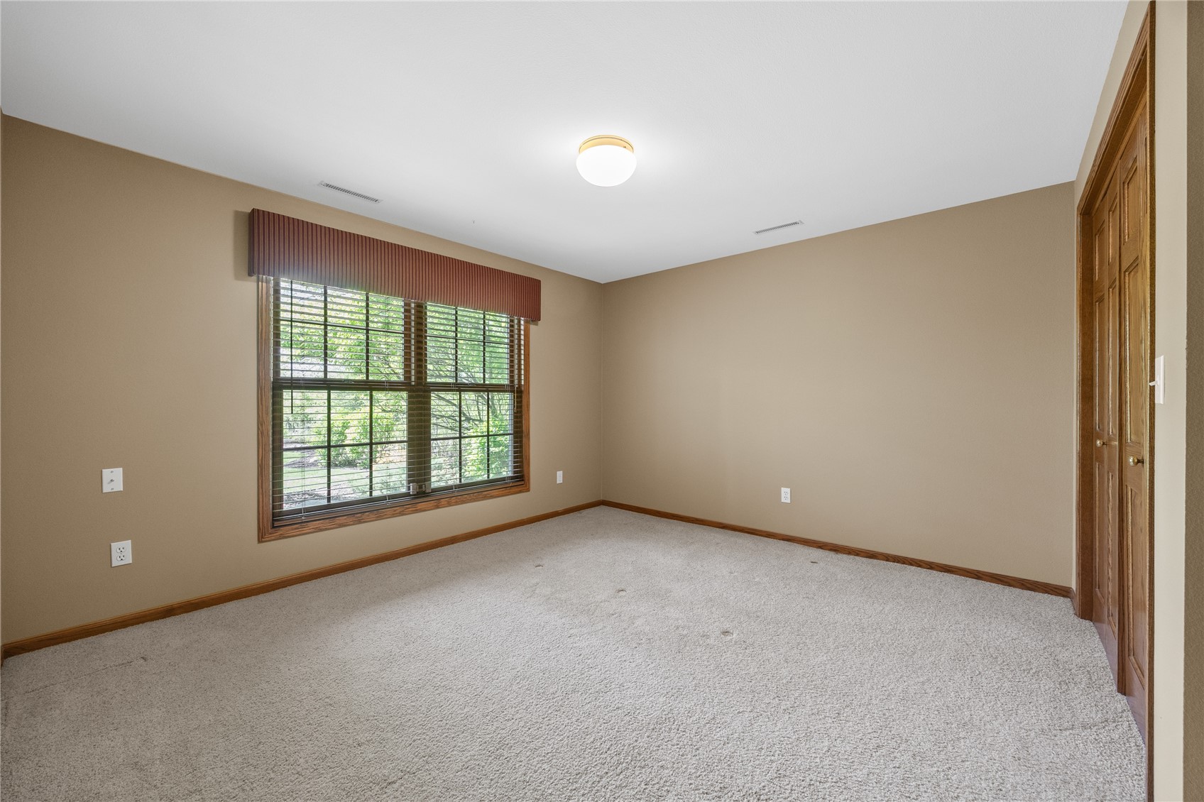 4899 Oak Grove Court NE Cedar Rapids IA 52411