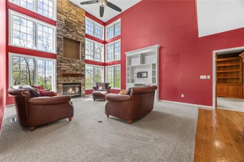 4899 Oak Grove Court NE Cedar Rapids IA 52411