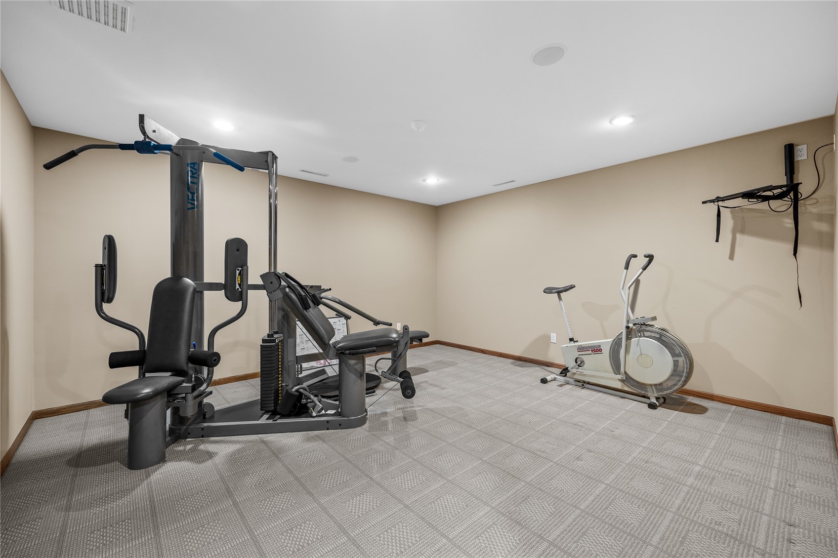 4899 Oak Grove Court NE Cedar Rapids IA 52411