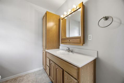 1103 E 1st Street Anamosa IA 52205