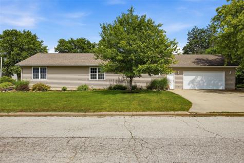 1103 E 1st Street Anamosa IA 52205
