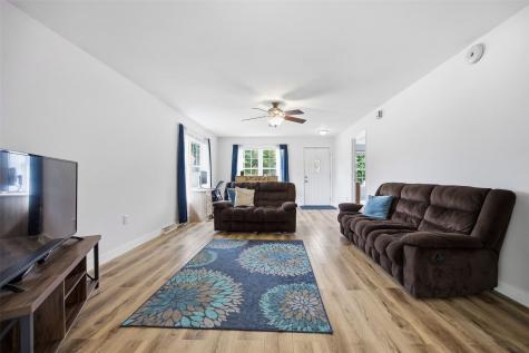1103 E 1st Street Anamosa IA 52205