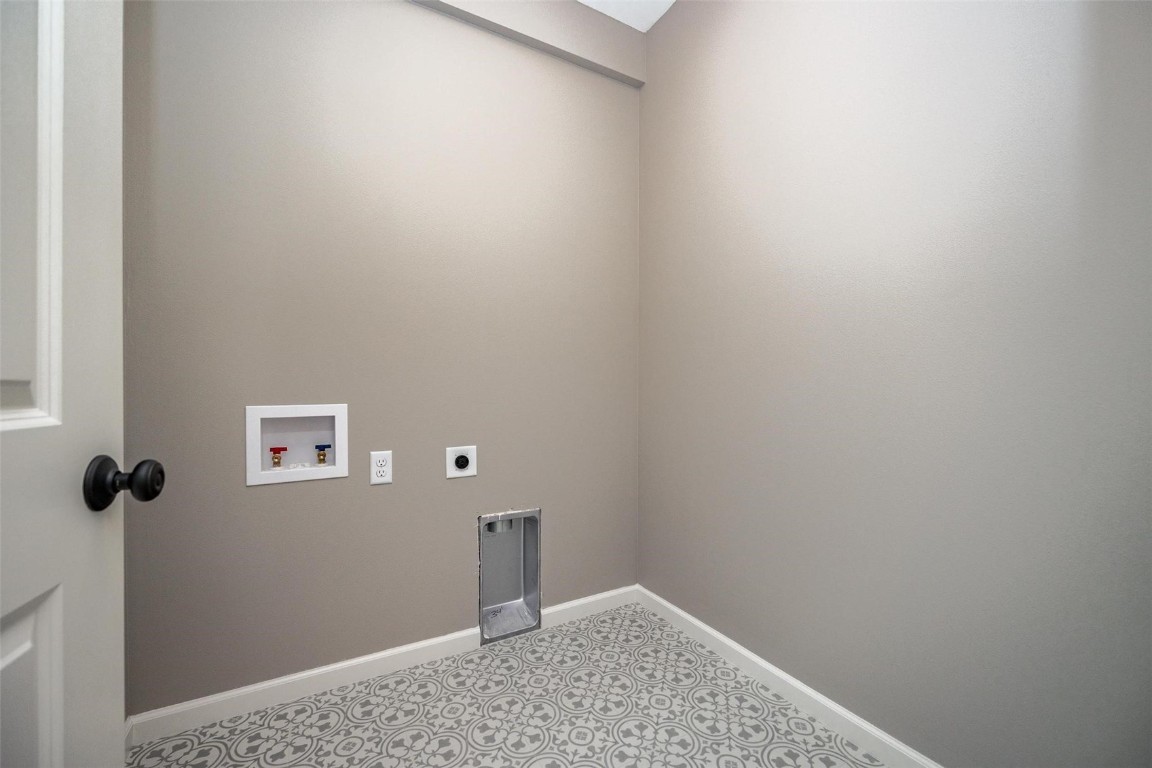 8821 Zeppelin Avenue NE Cedar Rapids IA 52402