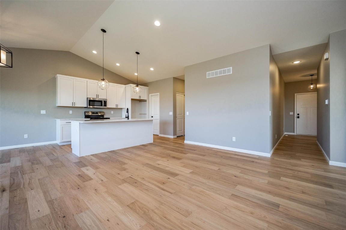 8821 Zeppelin Avenue NE Cedar Rapids IA 52402