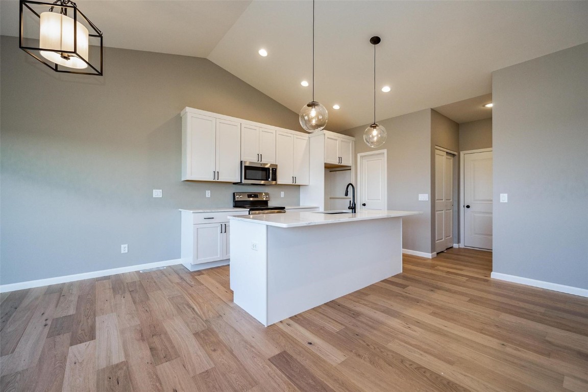 8821 Zeppelin Avenue NE Cedar Rapids IA 52402