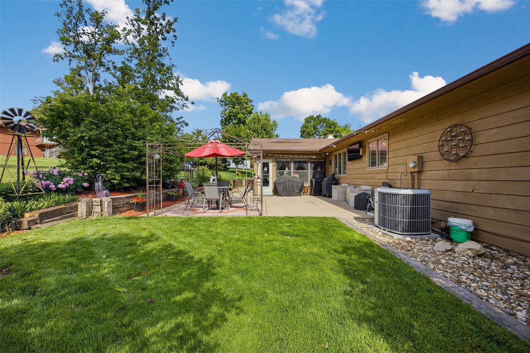 2111 Sandalwood Drive NE Cedar Rapids IA 52402