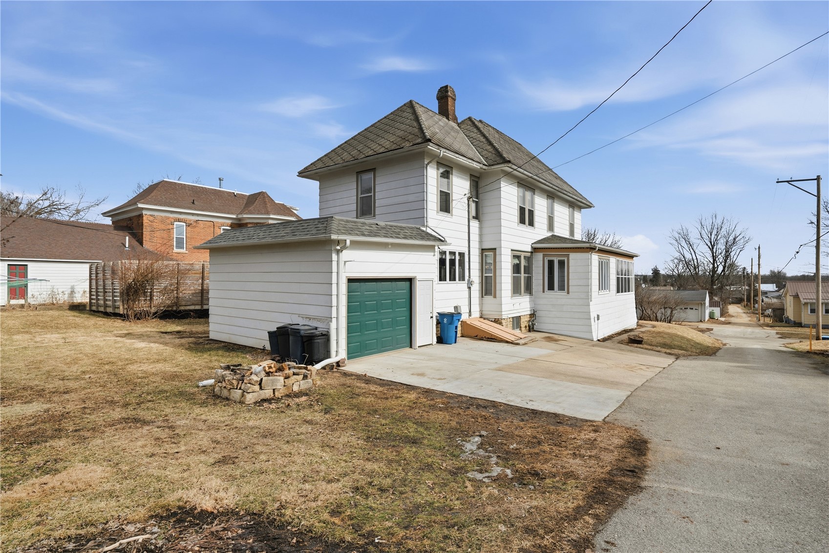 212 S Chestnut Street Monticello IA 52310