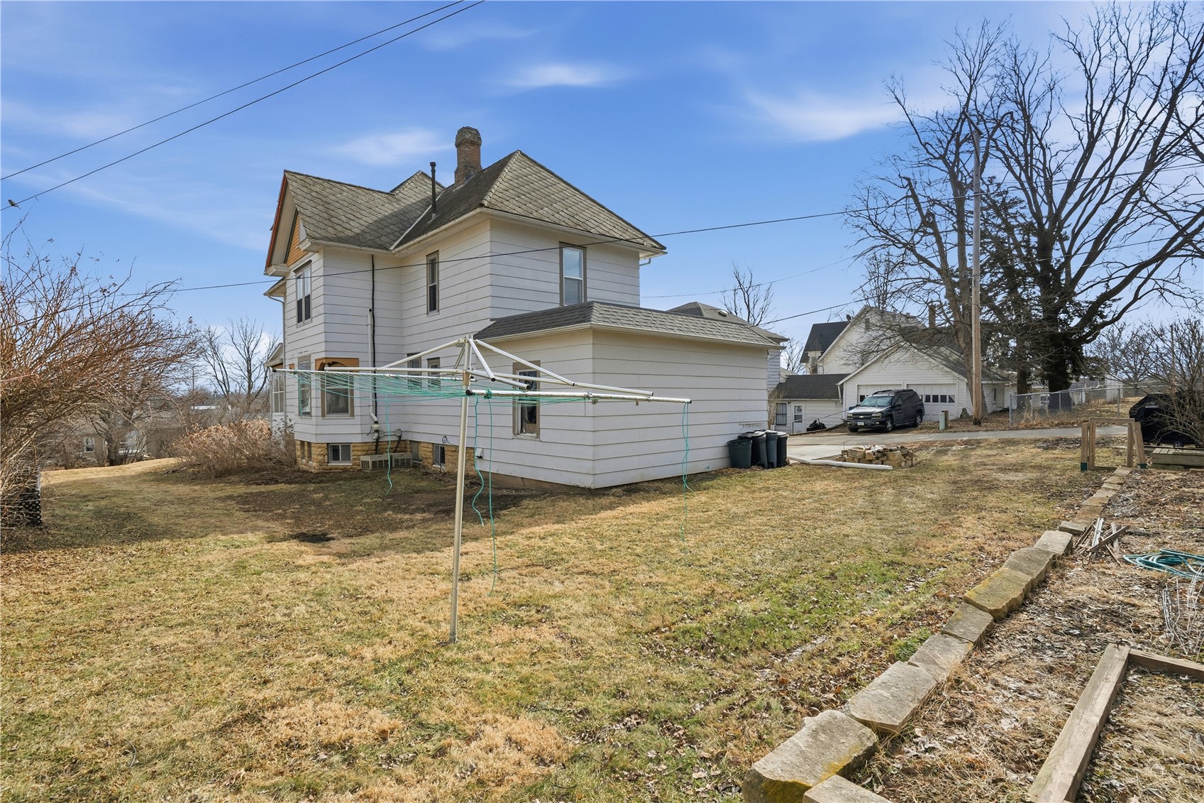 212 S Chestnut Street Monticello IA 52310