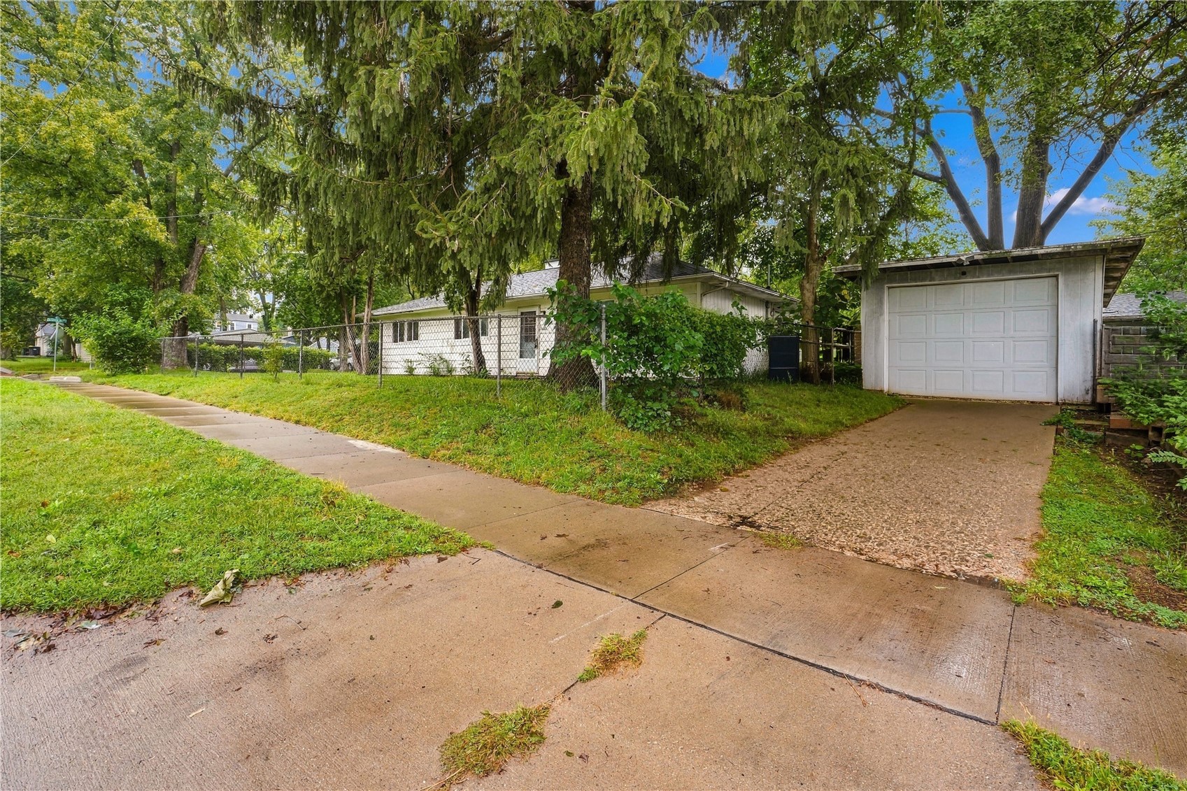 1400 Deforest Avenue Iowa City IA 52240