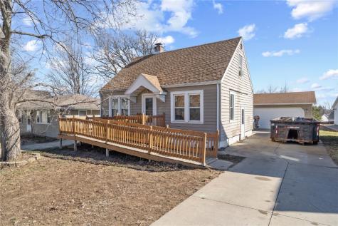 2467 Fruitland Boulevard SW Cedar Rapids IA 52404