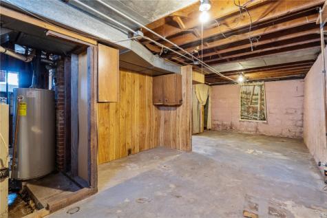 2467 Fruitland Boulevard SW Cedar Rapids IA 52404