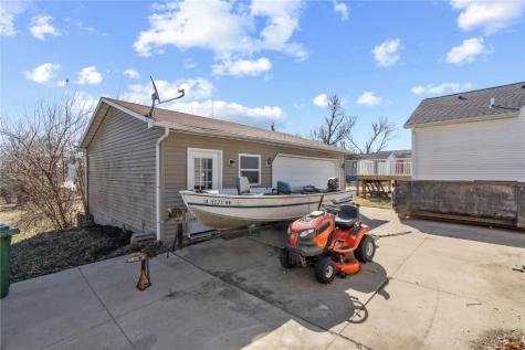 2467 Fruitland Boulevard SW Cedar Rapids IA 52404