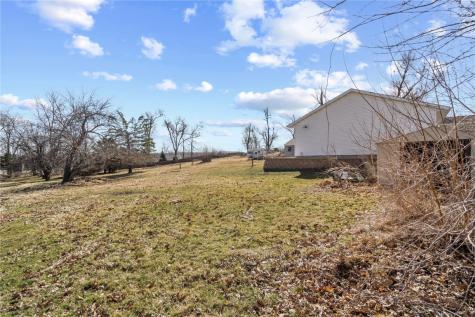 2467 Fruitland Boulevard SW Cedar Rapids IA 52404