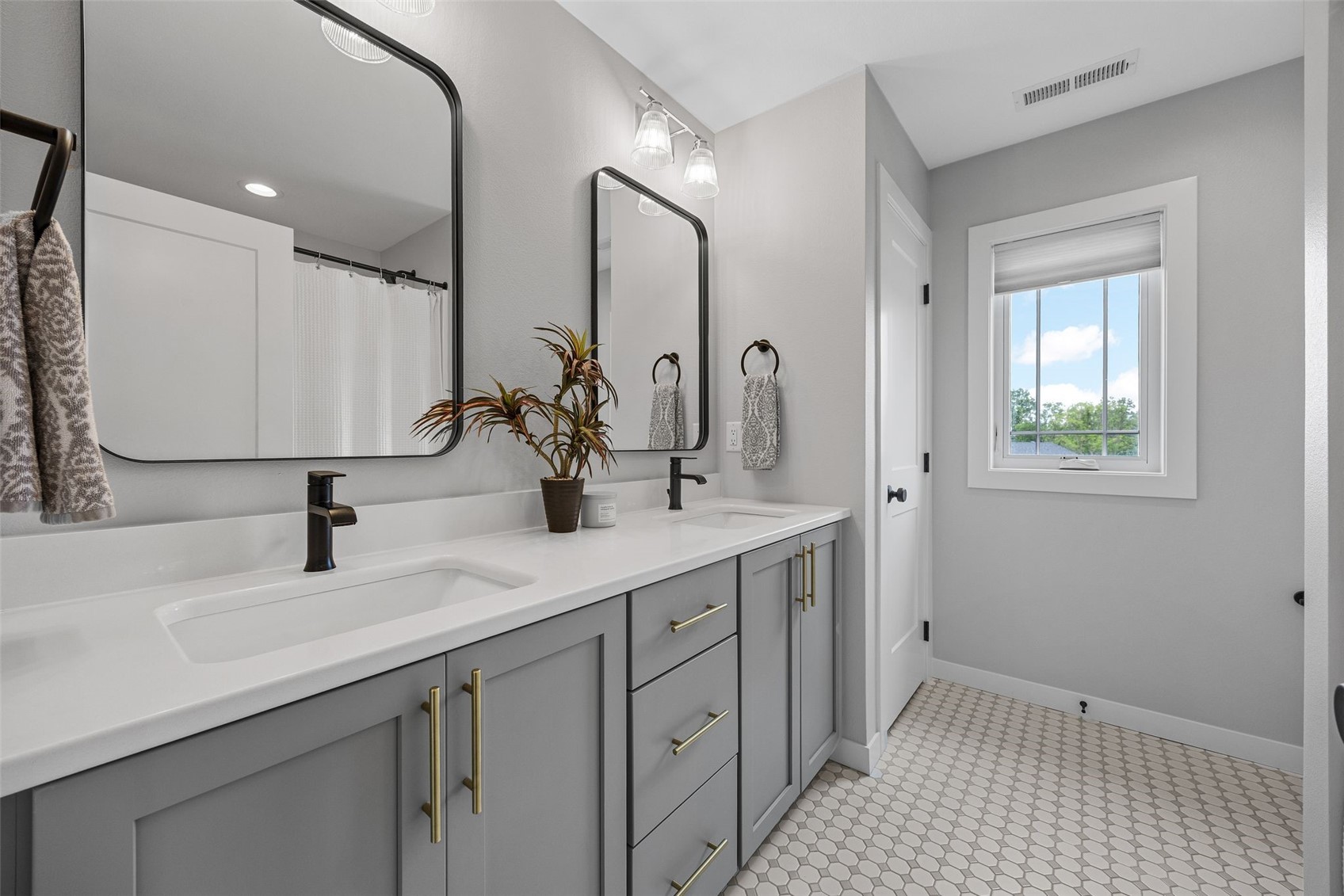 1244 Kona Circle Coralville IA 52241