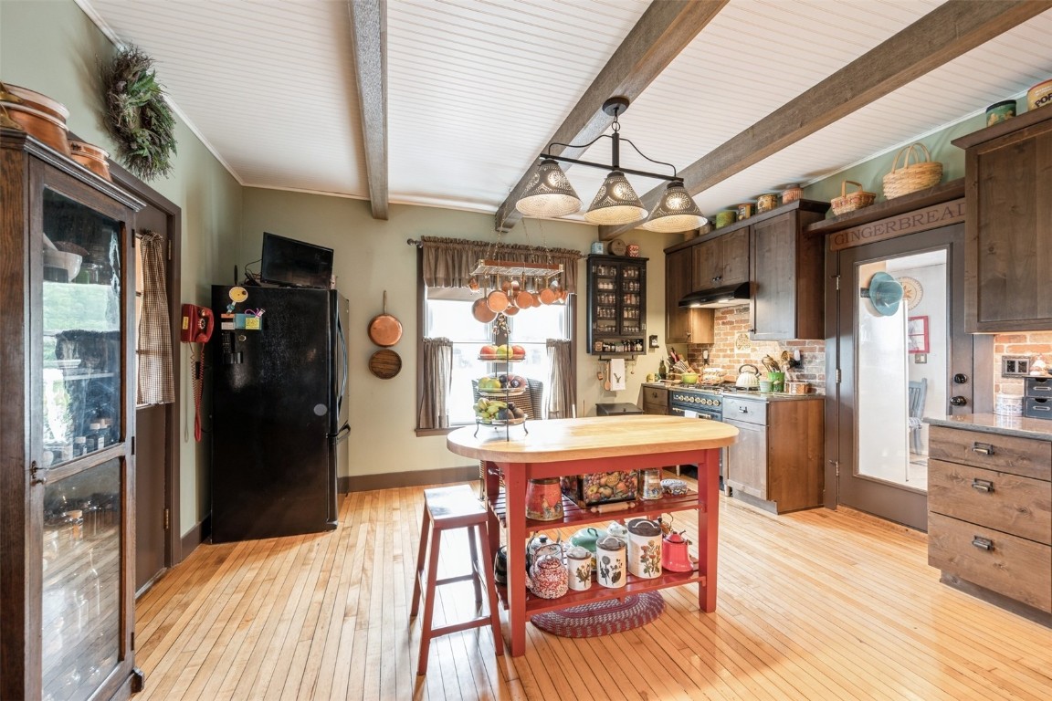 6707 28th Avenue Newhall IA 52315