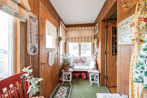 6707 28th Avenue Newhall IA 52315