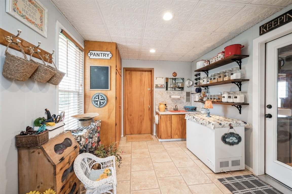 6707 28th Avenue Newhall IA 52315