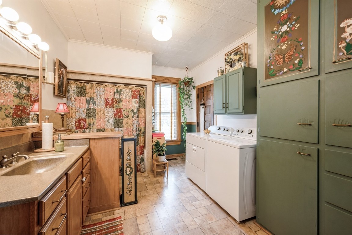 6707 28th Avenue Newhall IA 52315