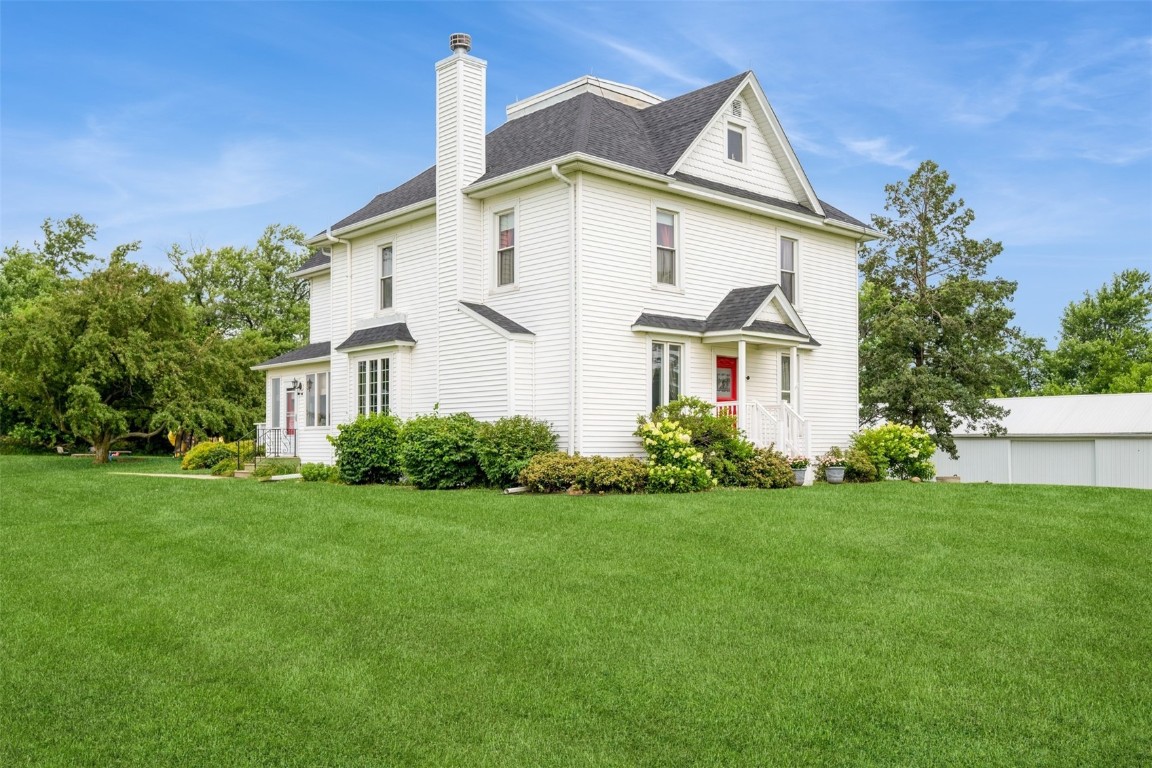 6707 28th Avenue Newhall IA 52315
