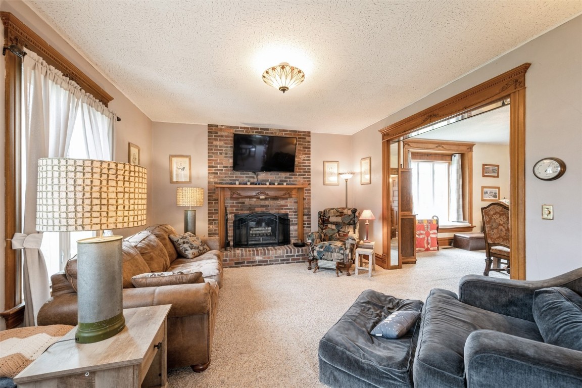 6707 28th Avenue Newhall IA 52315