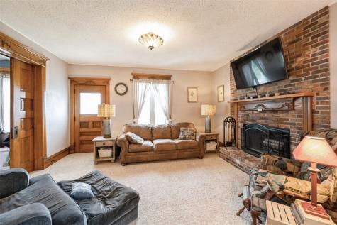 6707 28th Avenue Newhall IA 52315