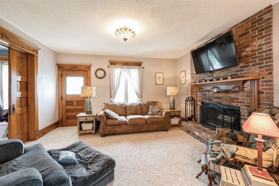 6707 28th Avenue Newhall IA 52315