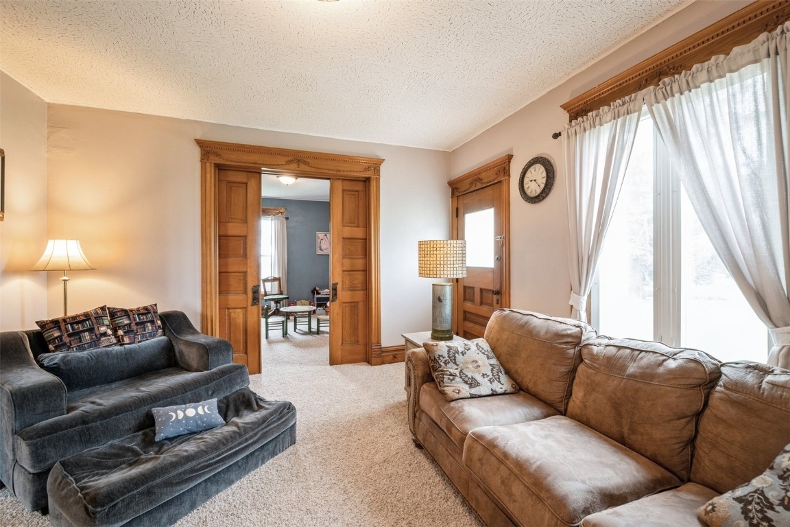 6707 28th Avenue Newhall IA 52315