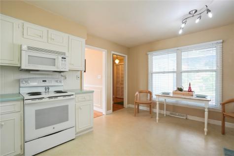 327 Parkland Drive SE Cedar Rapids IA 52403