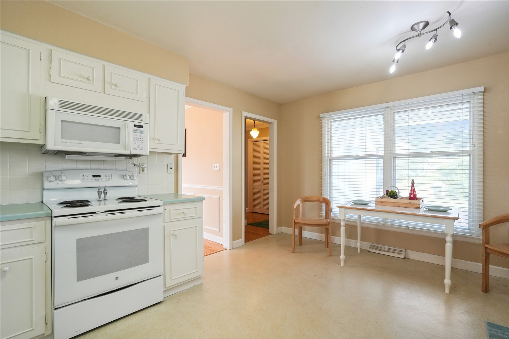 327 Parkland Drive SE Cedar Rapids IA 52403