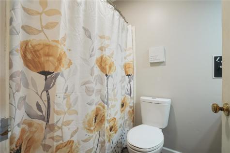 327 Parkland Drive SE Cedar Rapids IA 52403