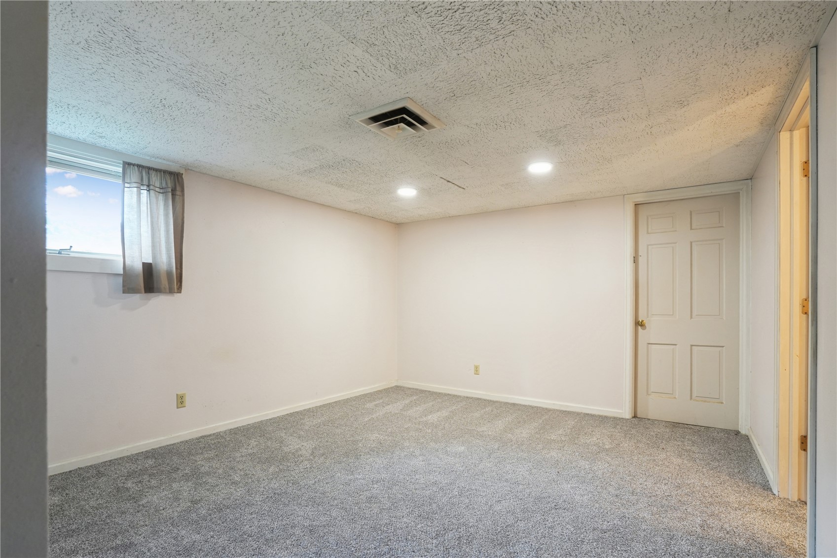 327 Parkland Drive SE Cedar Rapids IA 52403
