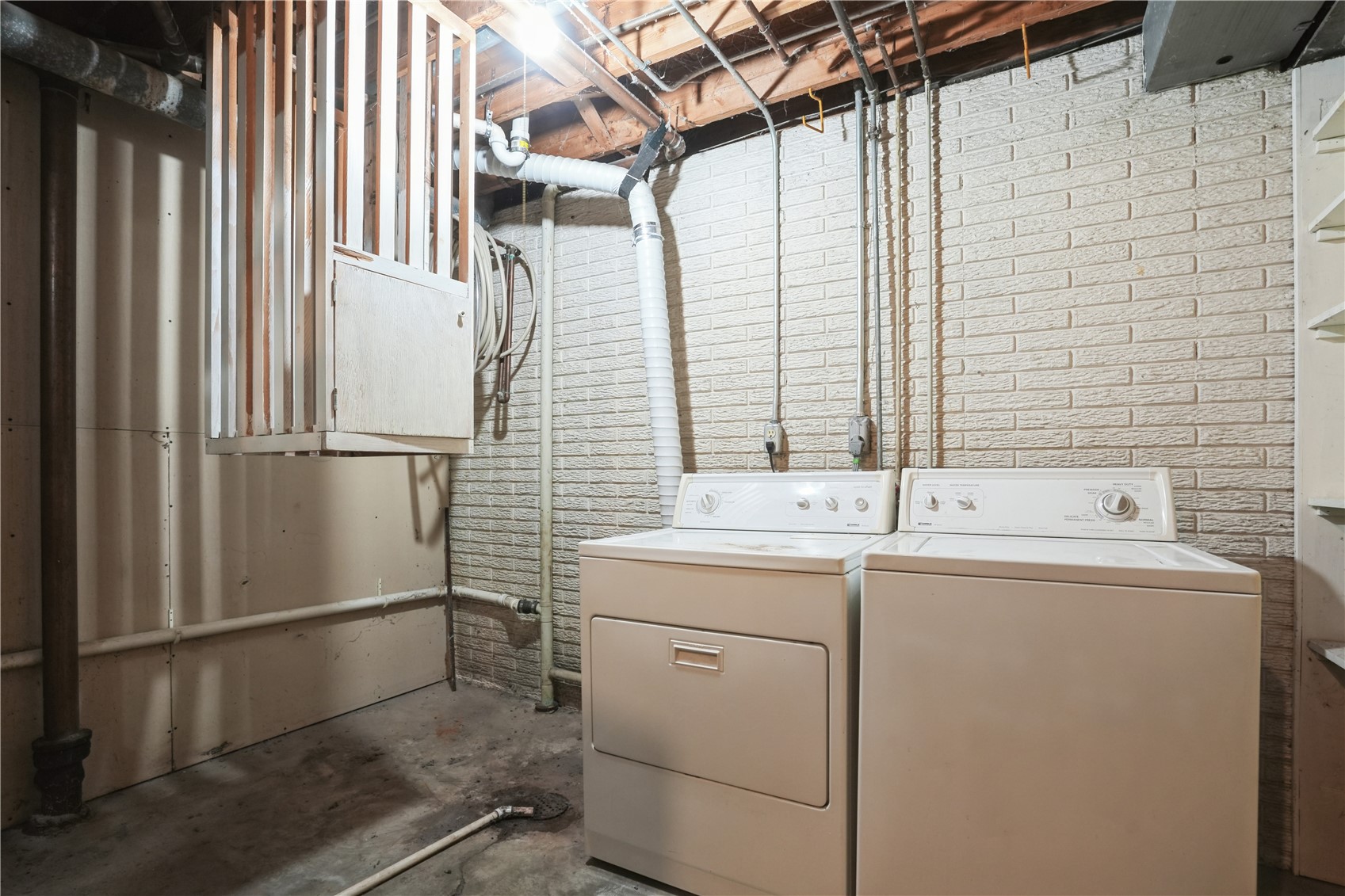327 Parkland Drive SE Cedar Rapids IA 52403