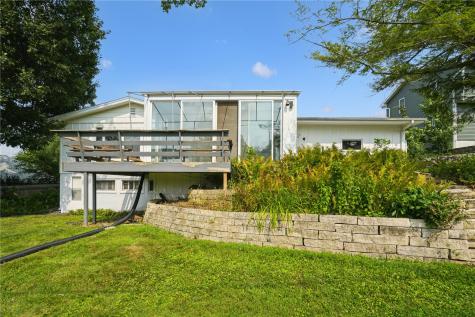 327 Parkland Drive SE Cedar Rapids IA 52403
