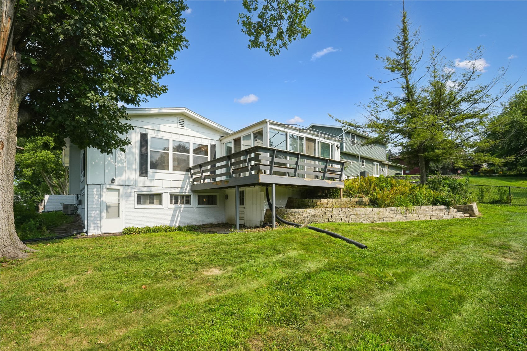 327 Parkland Drive SE Cedar Rapids IA 52403