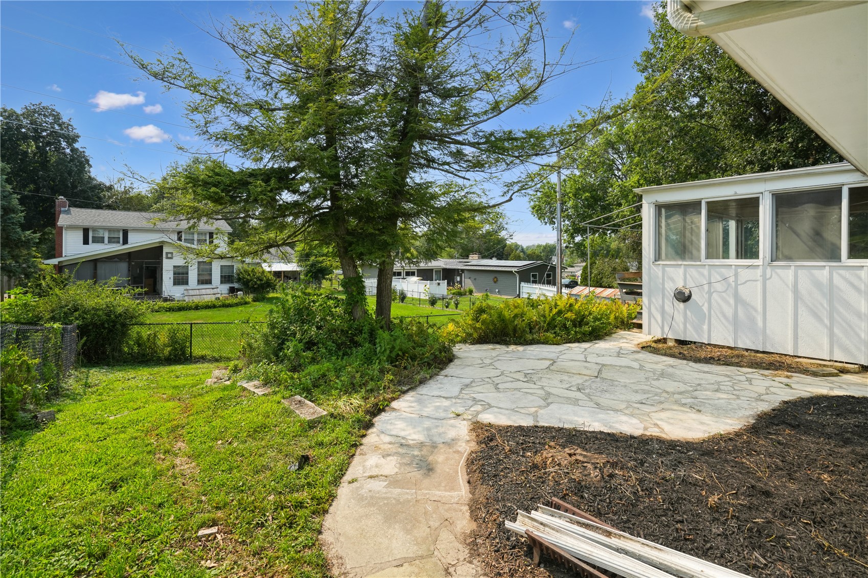 327 Parkland Drive SE Cedar Rapids IA 52403