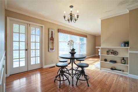 327 Parkland Drive SE Cedar Rapids IA 52403