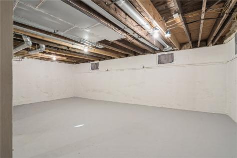 43 Vinton Street Palo IA 52324