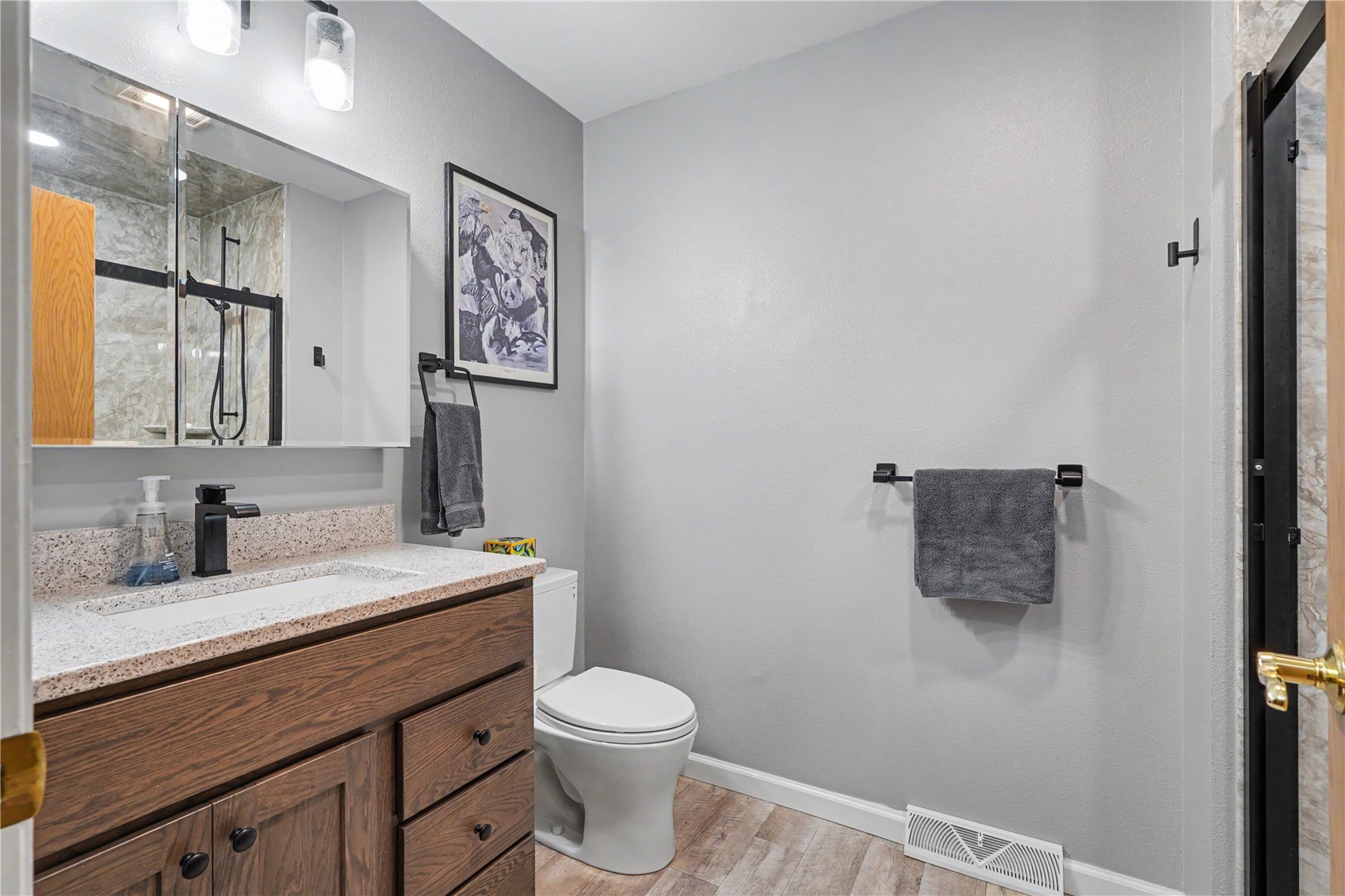 811 Valley Court Center Point IA 52213