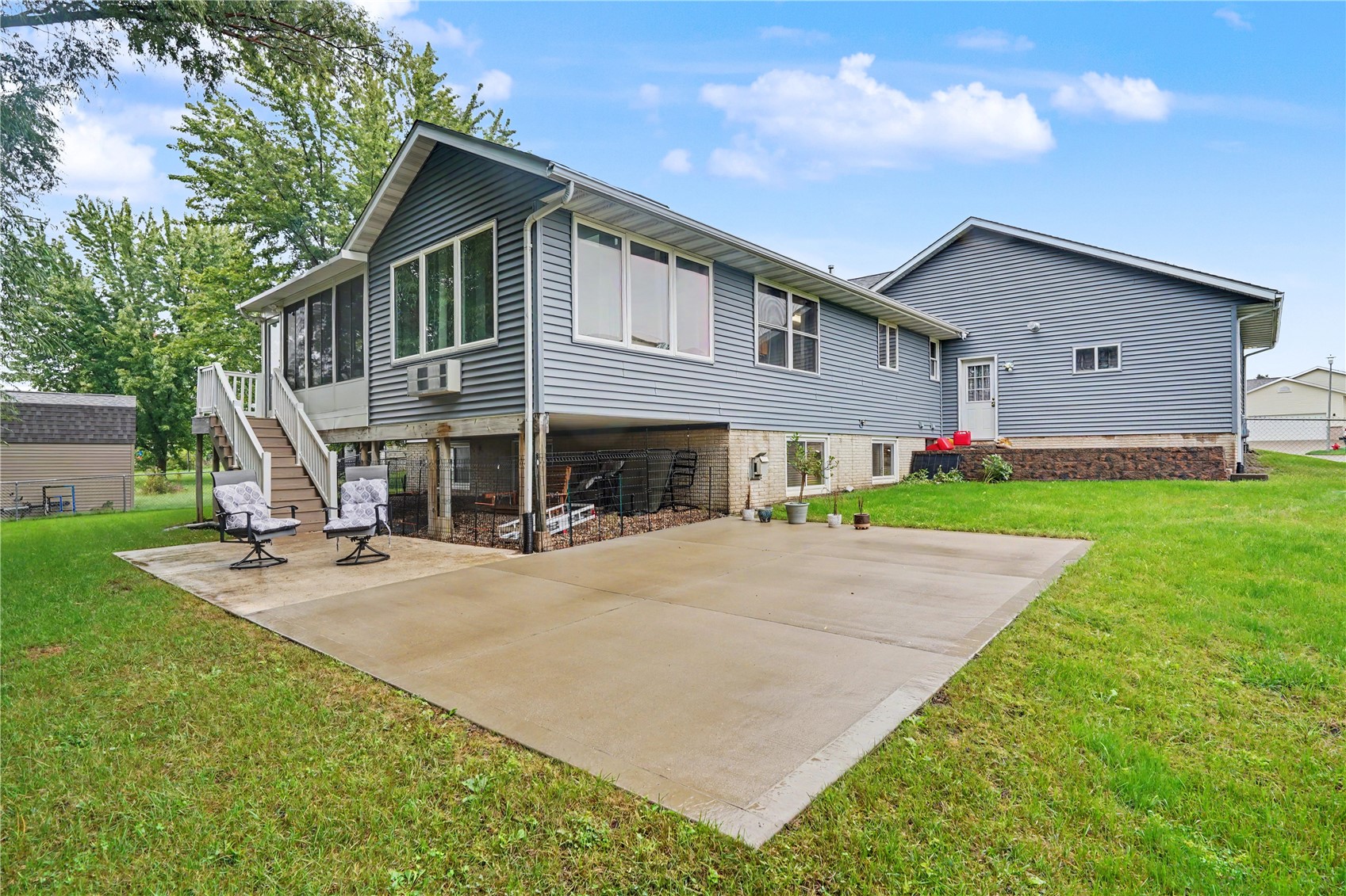 811 Valley Court Center Point IA 52213