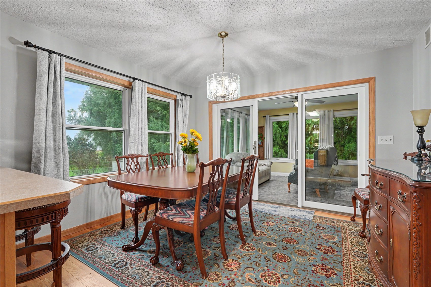 811 Valley Court Center Point IA 52213