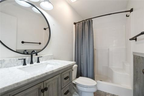 803 73rd Street NE Cedar Rapids IA 52402