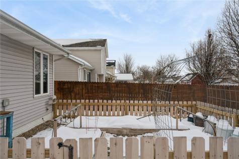803 73rd Street NE Cedar Rapids IA 52402