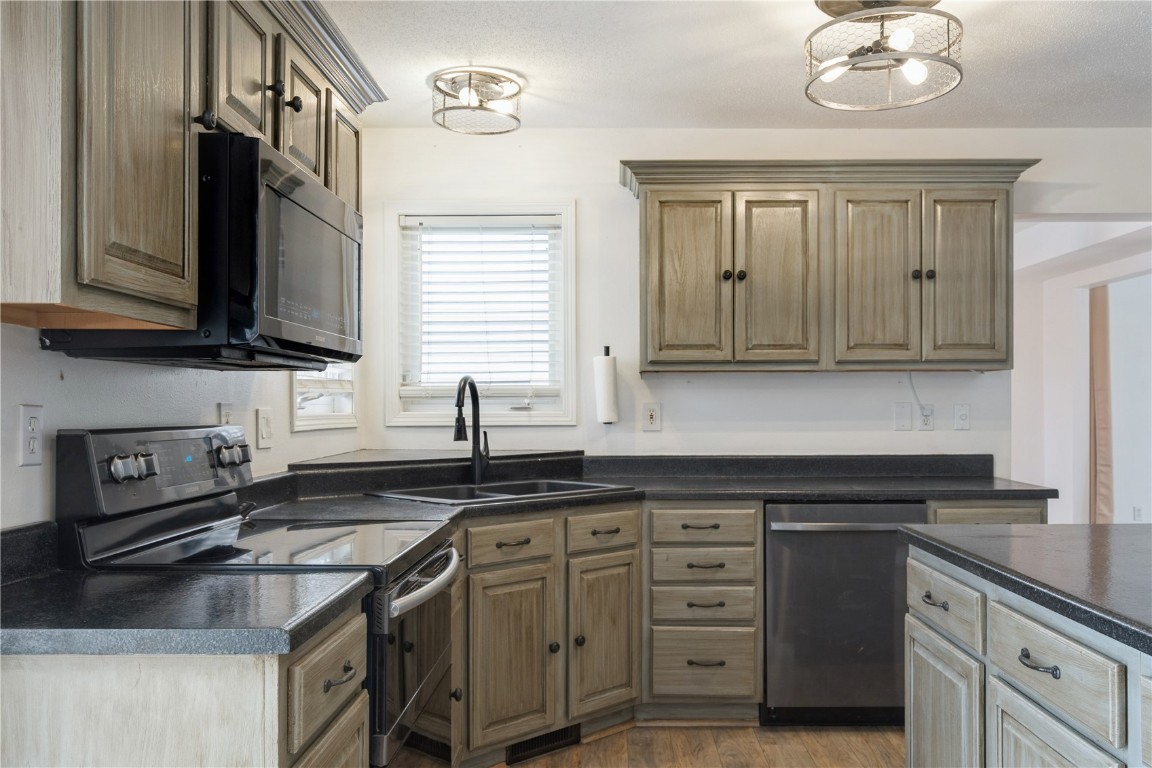 803 73rd Street NE Cedar Rapids IA 52402
