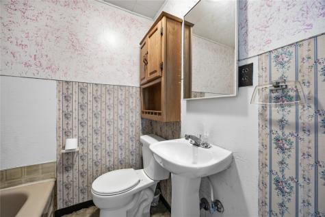 604 7th Street Belle Plaine IA 52208